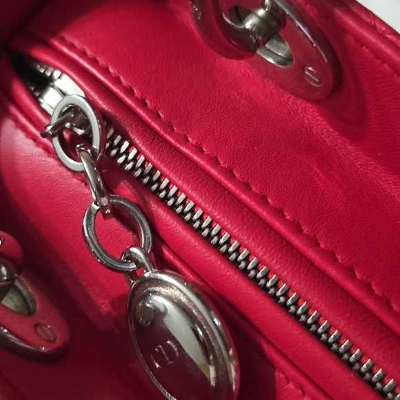 Like NEW!!! Christian Dior Lady Dior Bag Cannage Quilt Lambskin Medium - Picture 7 of 16